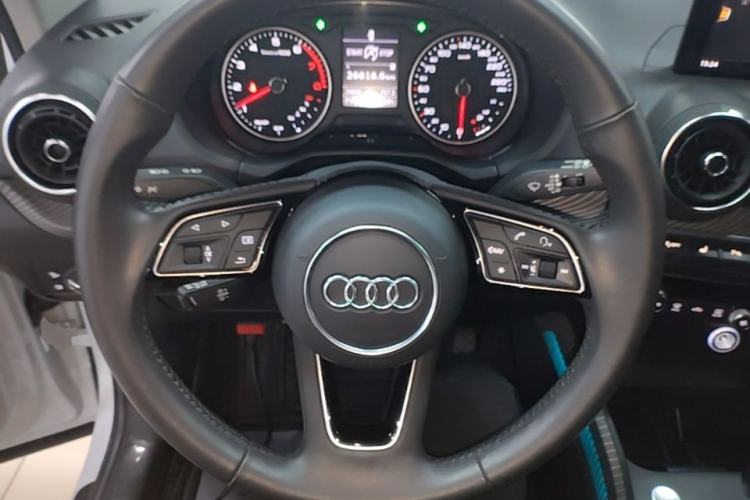 Used Audi Q2L 2020 35 TFSI Fashion Dynamic Model Steering Wheel
