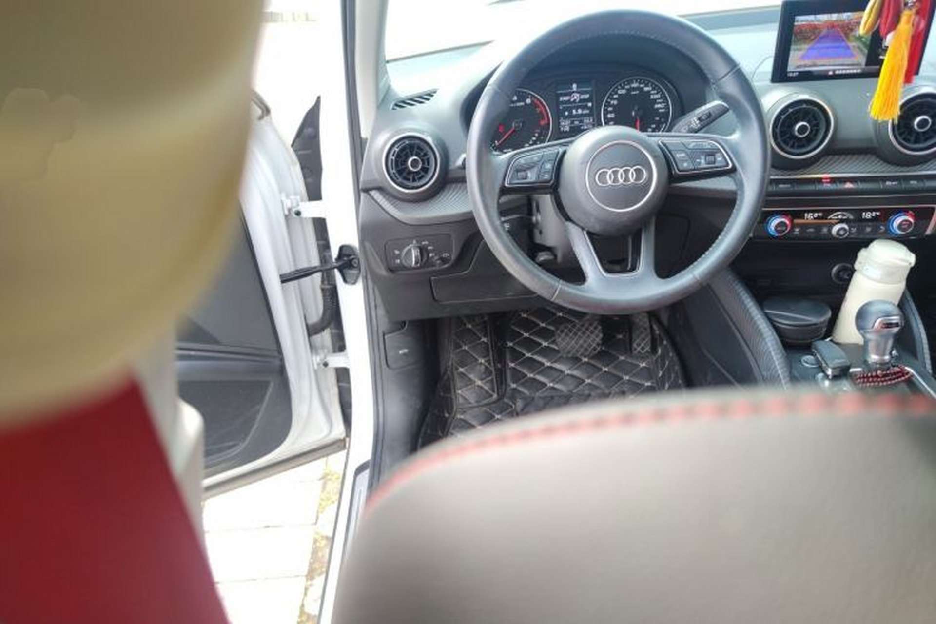 Used Audi Q2L 2020 35 TFSI Fashion Dynamic Model Steering Wheel