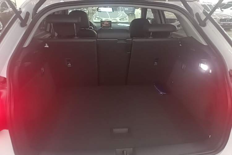 Used Audi Q2L 2020 35 TFSI Fashionable and Elegant Model Trunk