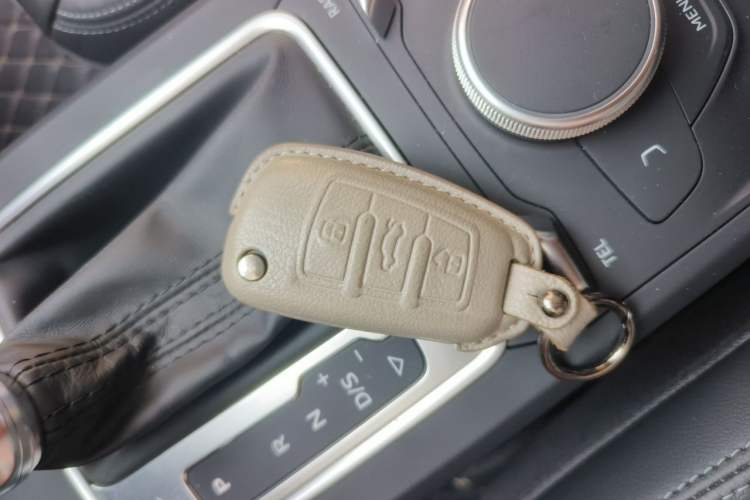 Used Audi Q2L 2020 35 TFSI Fashionable and Elegant Model Vehicle Key