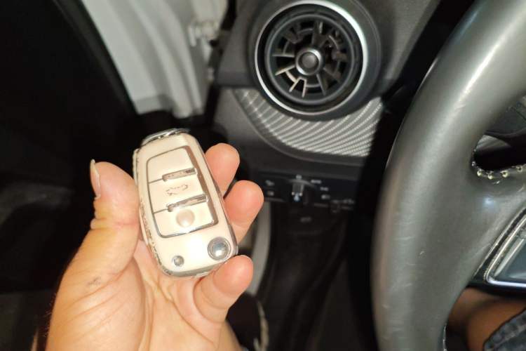 Used Audi Q2L 2020 35 TFSI Fashionable and Elegant Model Vehicle Key