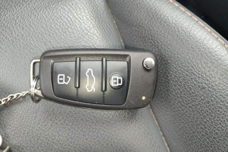 Used Audi Q2L 2020 35 TFSI Fashionable and Elegant Model Vehicle Key