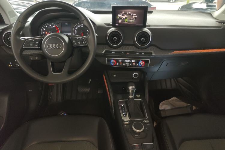 Used Audi Q2L 2020 35 TFSI Fashionable and Elegant Model Center Console