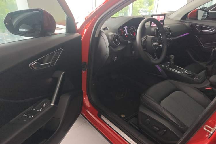 Used Audi Q2L 2020 35 TFSI Fashionable and Elegant Model Driver Seat