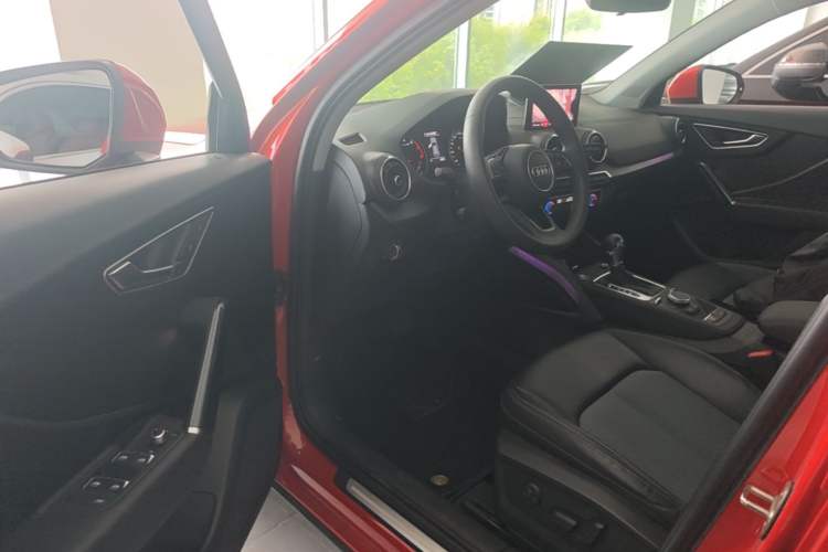 Used Audi Q2L 2020 35 TFSI Fashionable and Elegant Model Driver Seat
