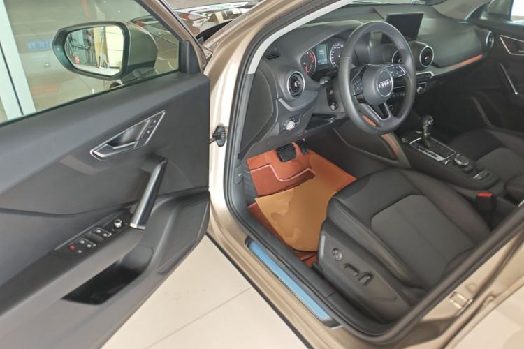 Used Audi Q2L 2020 35 TFSI Fashionable and Elegant Model Driver Seat