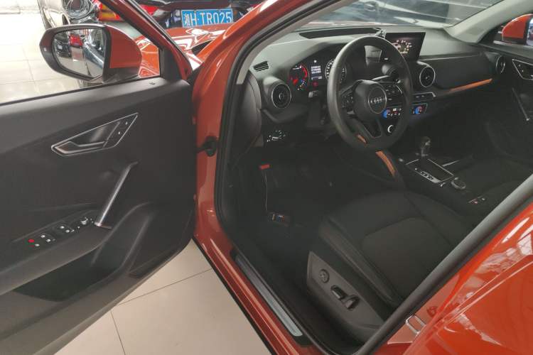 Used Audi Q2L 2020 35 TFSI Fashionable and Elegant Model Driver Seat