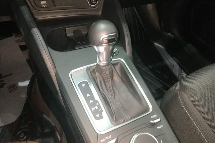 Used Audi Q2L 2020 35 TFSI Ambition Dynamic Edition Gear Lever