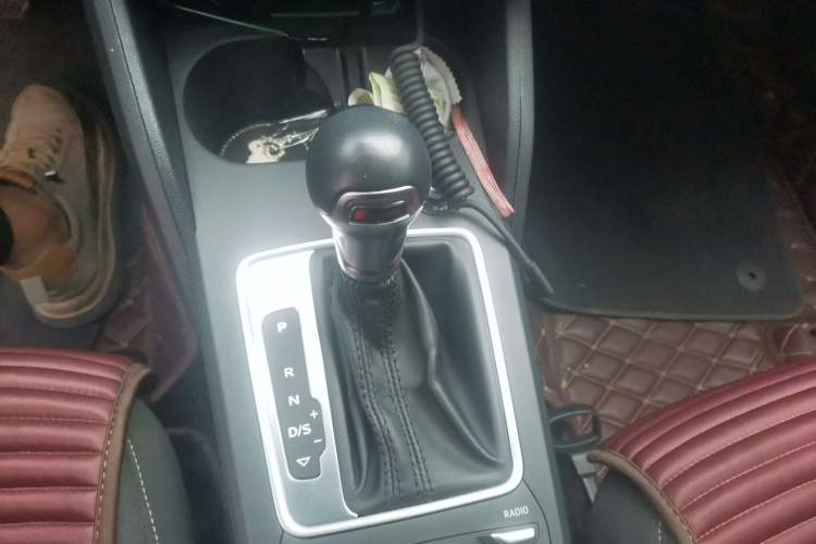 Used Audi Q2L 2020 35 TFSI Ambition Dynamic Edition Gear Lever