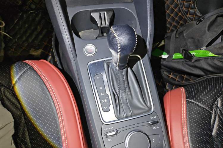Used Audi Q2L 2020 35 TFSI Ambition Dynamic Edition Gear Lever