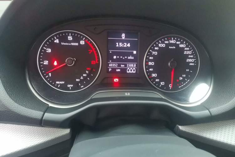 Used Audi Q2L 2020 35 TFSI Ambition Dynamic Edition Odometer Close Up
