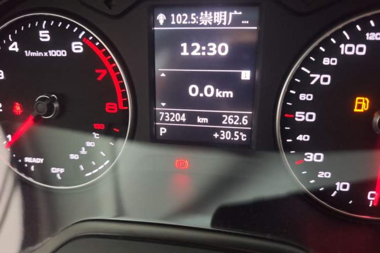 Used Audi Q2L 2020 35 TFSI Fashionable and Elegant Model Odometer Close Up