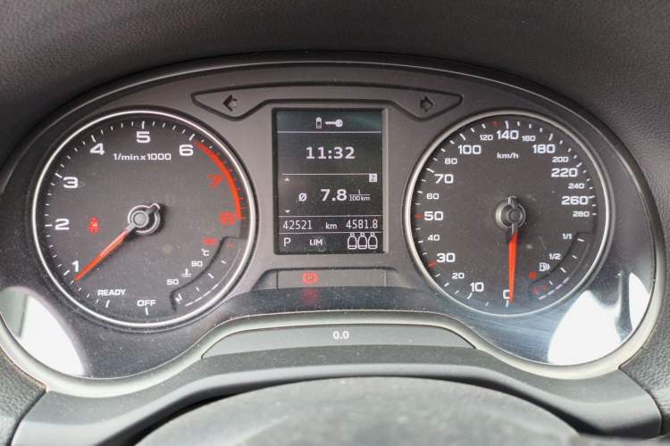 Used Audi Q2L 2020 35 TFSI Ambition Dynamic Edition Odometer Close Up