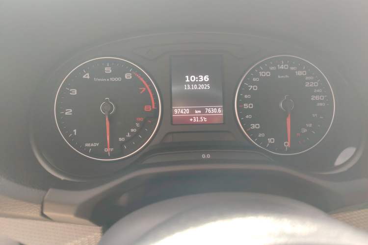 Used Audi Q2L 2020 35 TFSI Ambition Dynamic Edition Odometer Close Up