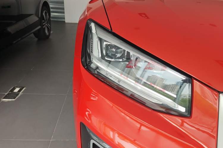 Used Audi Q2L 2020 35 TFSI Fashionable and Elegant Model Right Front Headlight