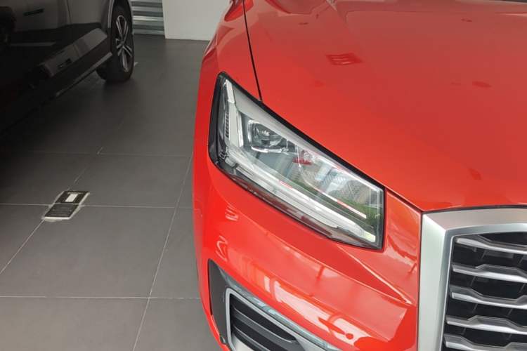 Used Audi Q2L 2020 35 TFSI Fashionable and Elegant Model Right Front Headlight