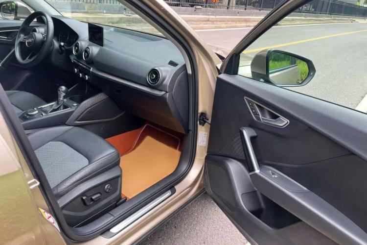 Used Audi Q2L 2020 35 TFSI Fashionable and Elegant Model Right Front Seat