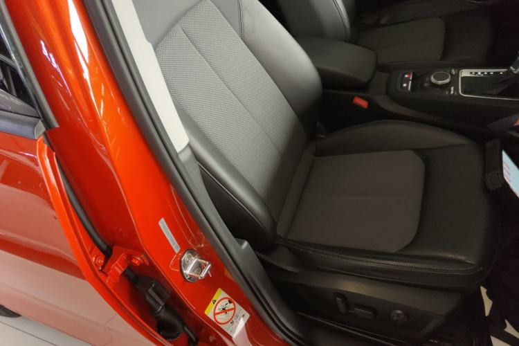 Used Audi Q2L 2020 35 TFSI Fashionable and Elegant Model Right Front Seat