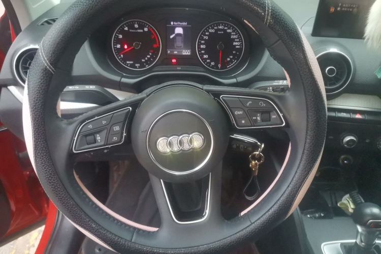 Used Audi Q2L 2020 35 TFSI Ambition Dynamic Edition Steering Wheel