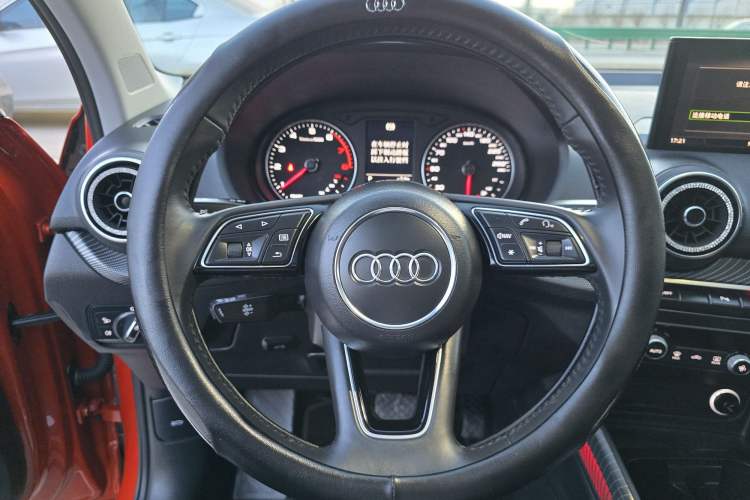 Used Audi Q2L 2020 35 TFSI Fashion Dynamic Model Steering Wheel