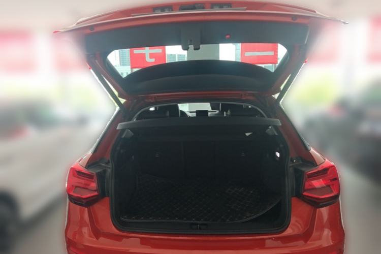Used Audi Q2L 2020 35 TFSI Fashionable and Elegant Model Trunk