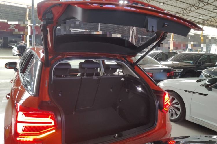 Used Audi Q2L 2020 35 TFSI Fashionable and Elegant Model Trunk