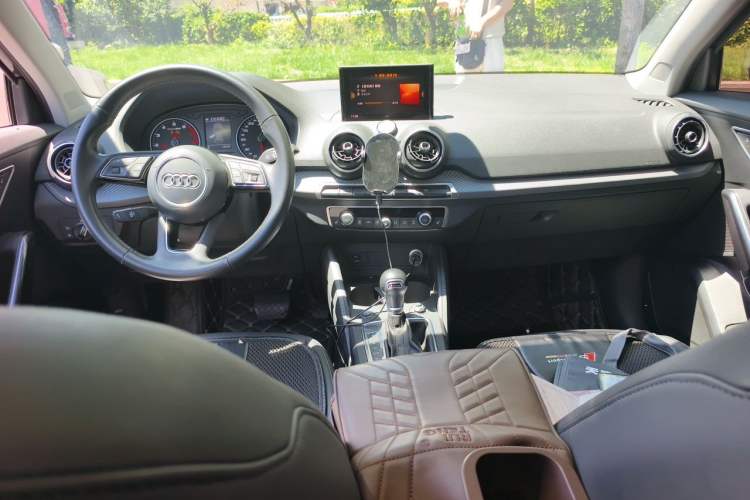 Used Audi Q2L 2021 35 TFSI Fashionable and Elegant Model Center Console