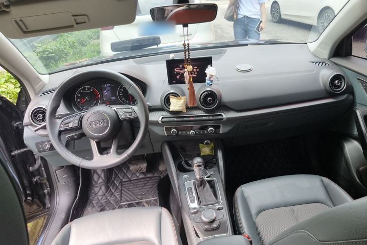 Used Audi Q2L 2021 35 TFSI Fashionable and Elegant Model Center Console