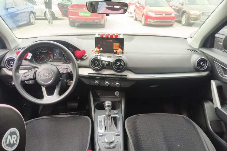 Used Audi Q2L 2021 35 TFSI Progressive Dynamic Edition Center Console