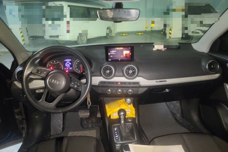Used Audi Q2L 2021 35 TFSI Progressive Dynamic Edition Center Console