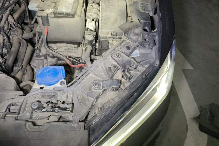 Used Audi Q2L 2021 35 TFSI Progressive Dynamic Edition Engine Bay Left