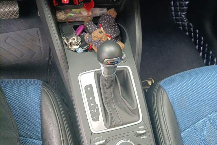 Used Audi Q2L 2021 35 TFSI Progressive Dynamic Edition Gear Lever