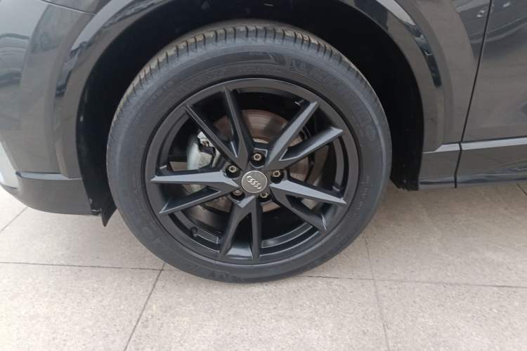 Used Audi Q2L 2021 35 TFSI Progressive Dynamic Edition Left Front Wheel Hub
