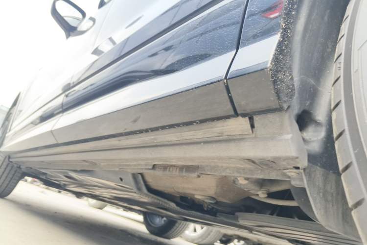 Used Audi Q2L 2021 35 TFSI Progressive Dynamic Edition Left Side Sill