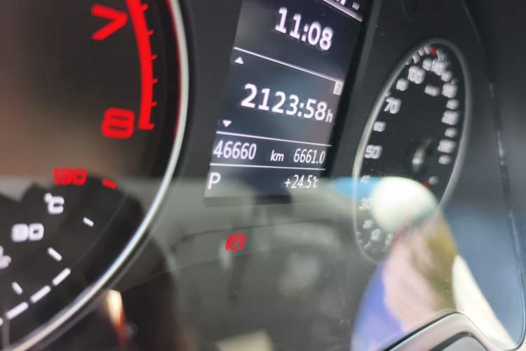 Used Audi Q2L 2021 35 TFSI Fashionable and Elegant Model Odometer Close Up