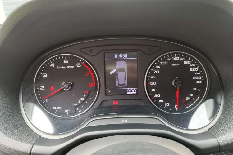 Used Audi Q2L 2021 35 TFSI Fashionable and Elegant Model Odometer Close Up