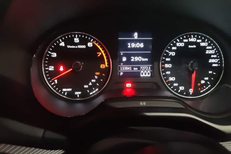 Used Audi Q2L 2021 35 TFSI Fashionable and Elegant Model Odometer Close Up