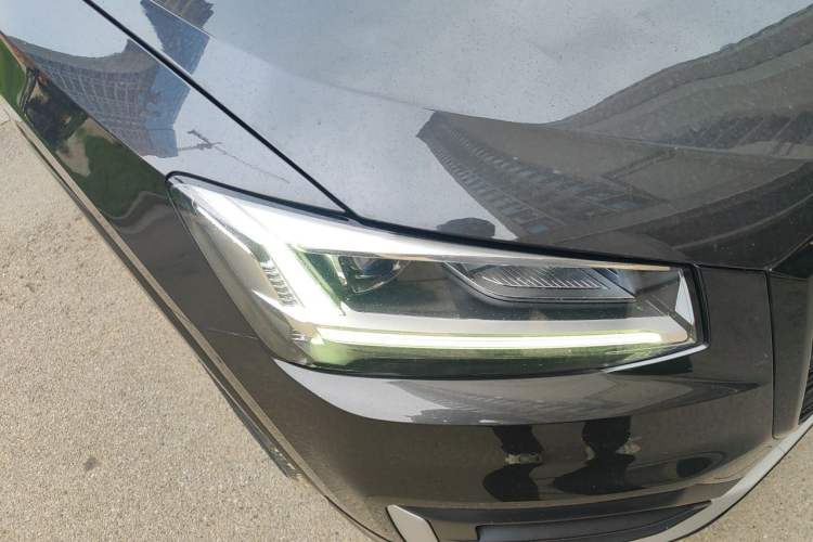 Used Audi Q2L 2021 35 TFSI Fashion Dynamic Model Right Front Headlight