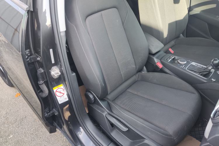 Used Audi Q2L 2021 35 TFSI Progressive Dynamic Edition Right Front Seat