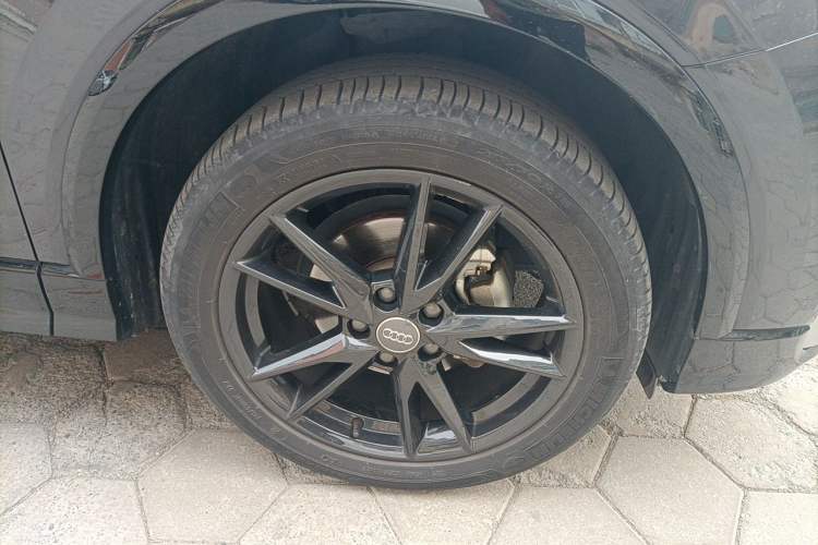 Used Audi Q2L 2021 35 TFSI Progressive Dynamic Edition Right Front Wheel Hub