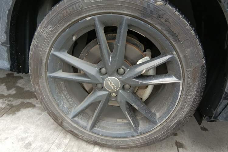 Used Audi Q2L 2021 35 TFSI Progressive Dynamic Edition Right Front Wheel Hub