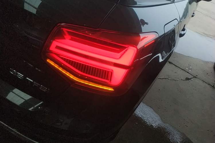 Used Audi Q2L 2021 35 TFSI Fashionable and Elegant Model Right Rear Taillight