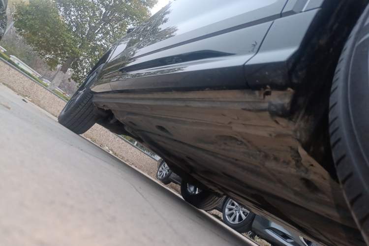 Used Audi Q2L 2021 35 TFSI Progressive Dynamic Edition Right Side Sill