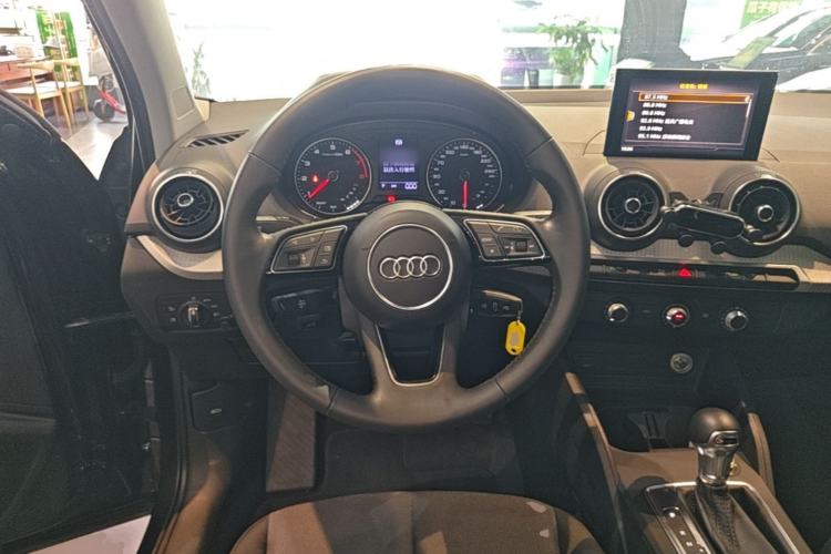 Used Audi Q2L 2021 35 TFSI Progressive Dynamic Edition Steering Wheel