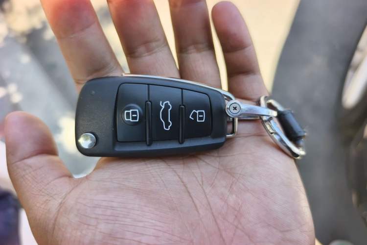 Used Audi Q2L 2021 35 TFSI Fashionable and Elegant Model Vehicle Key