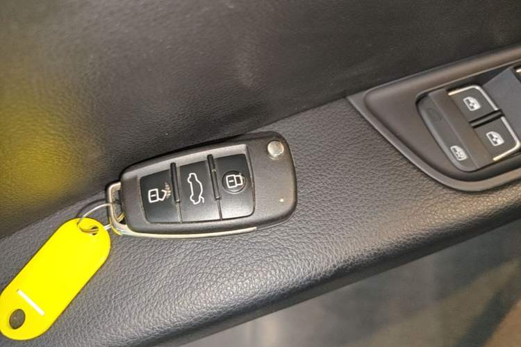 Used Audi Q2L 2021 35 TFSI Progressive Dynamic Edition Vehicle Key