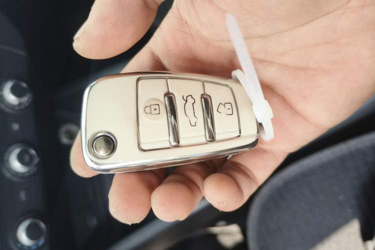 Used Audi Q2L 2021 35 TFSI Progressive Dynamic Edition Vehicle Key