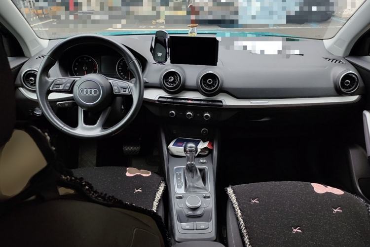 Used Audi Q2L 2021 35 TFSI Progressive Dynamic Edition Center Console