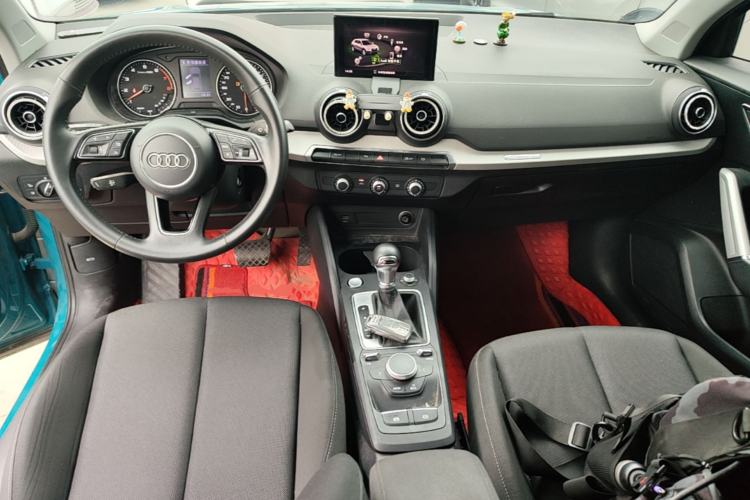 Used Audi Q2L 2021 35 TFSI Progressive Dynamic Edition Center Console