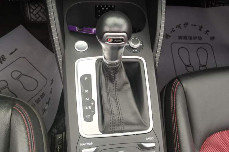 Used Audi Q2L 2021 35 TFSI Fashion Dynamic Model Gear Lever